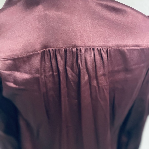 New authentic Burberry silk stretchy blouse in burgundy  with a bow on a front. - Picture 6 of 8